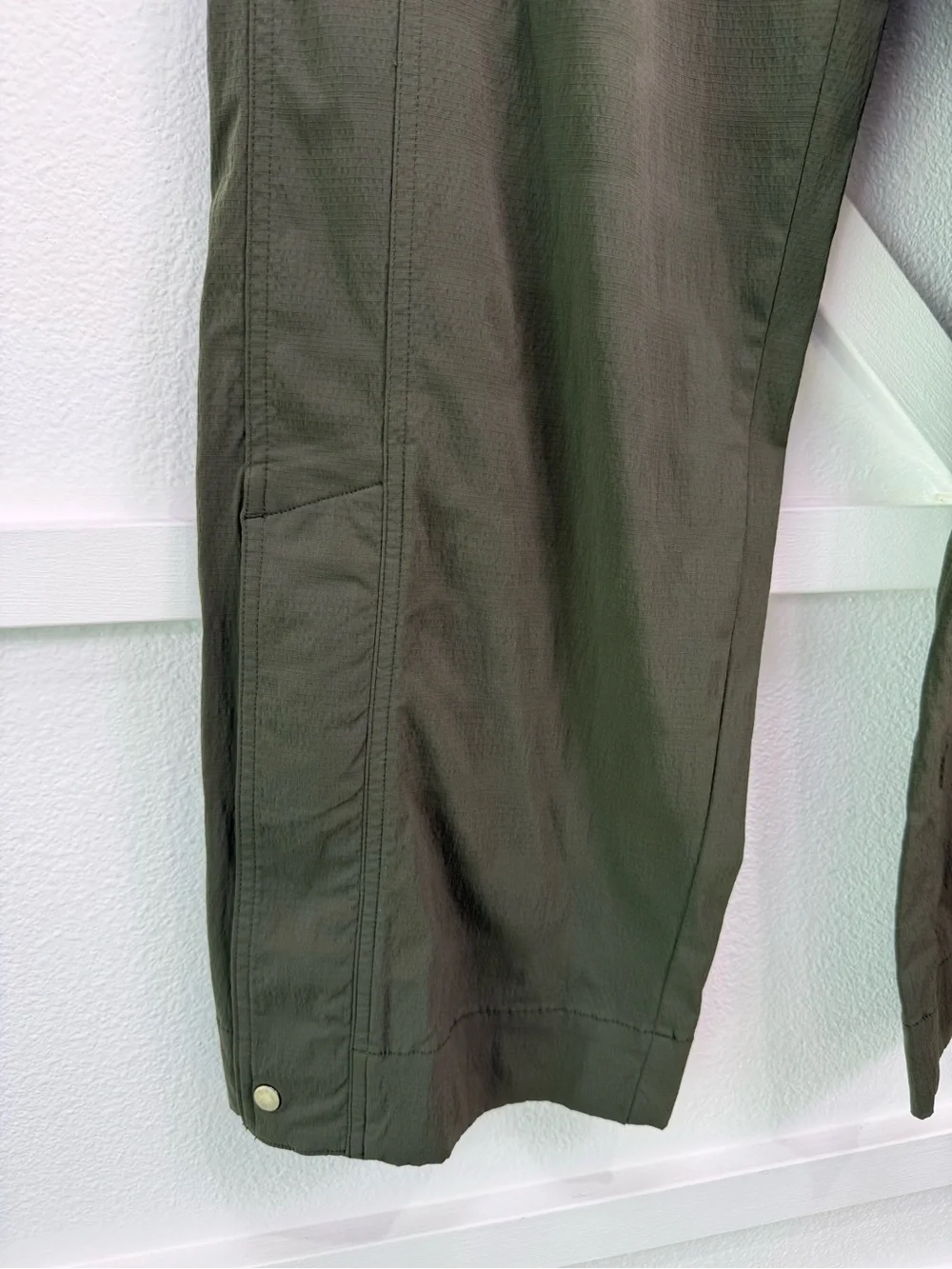 Athleta Trekkie High Rise Parachute Pant Olive Green Size 6